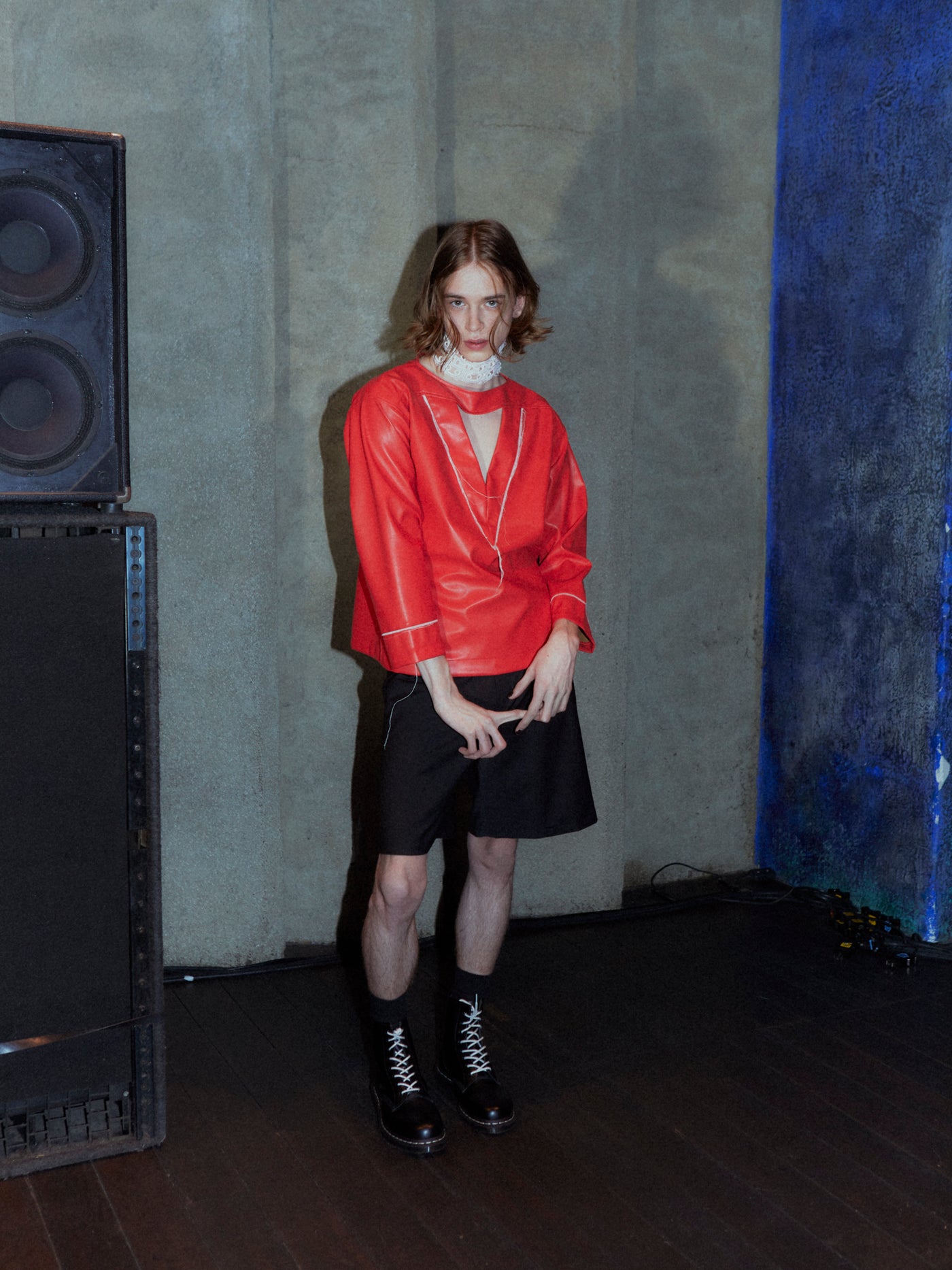 FRAYED CHOKER LEATHER TOP【RED】